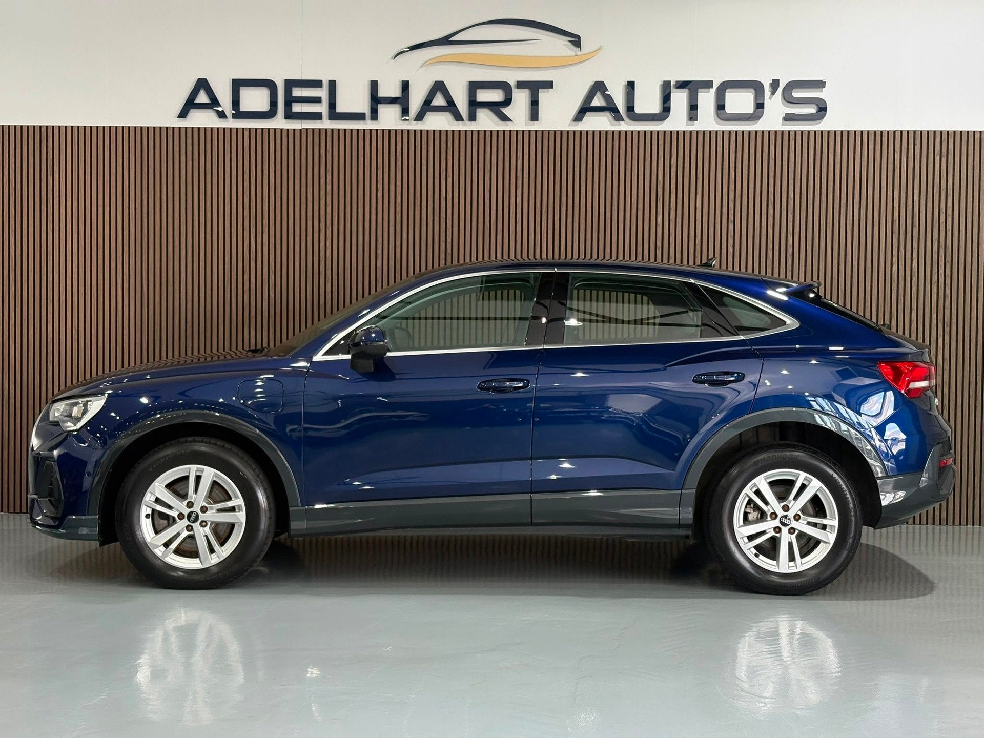 Audi Q3 Sportback 45 TFSI e Edition 245 PK Automaat / Naviga, Auto's, Zwart, Blauw, Hybride Elektrisch/Benzine, SUV of Terreinwagen