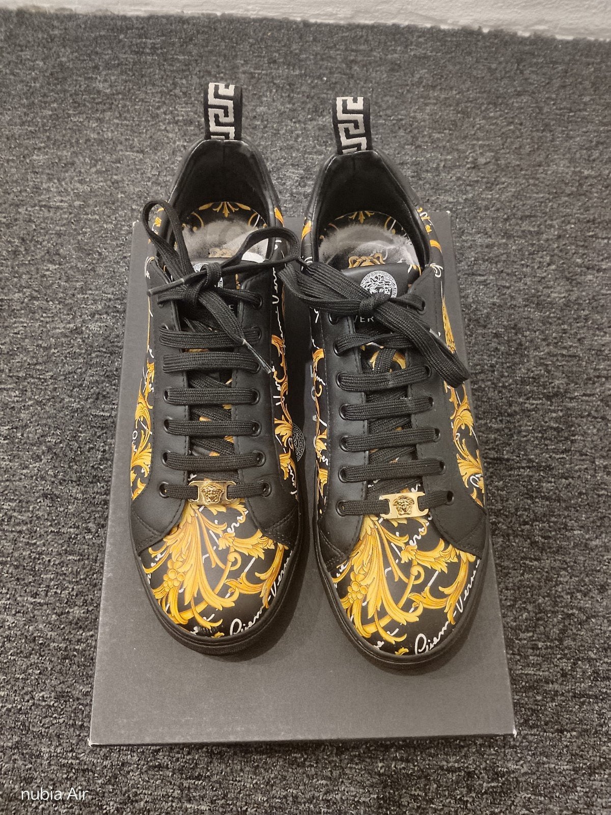Versace Barocco Print Sneakers - Maat 43, Zwart, Ophalen of Verzenden, Versace, Sneakers of Gympen