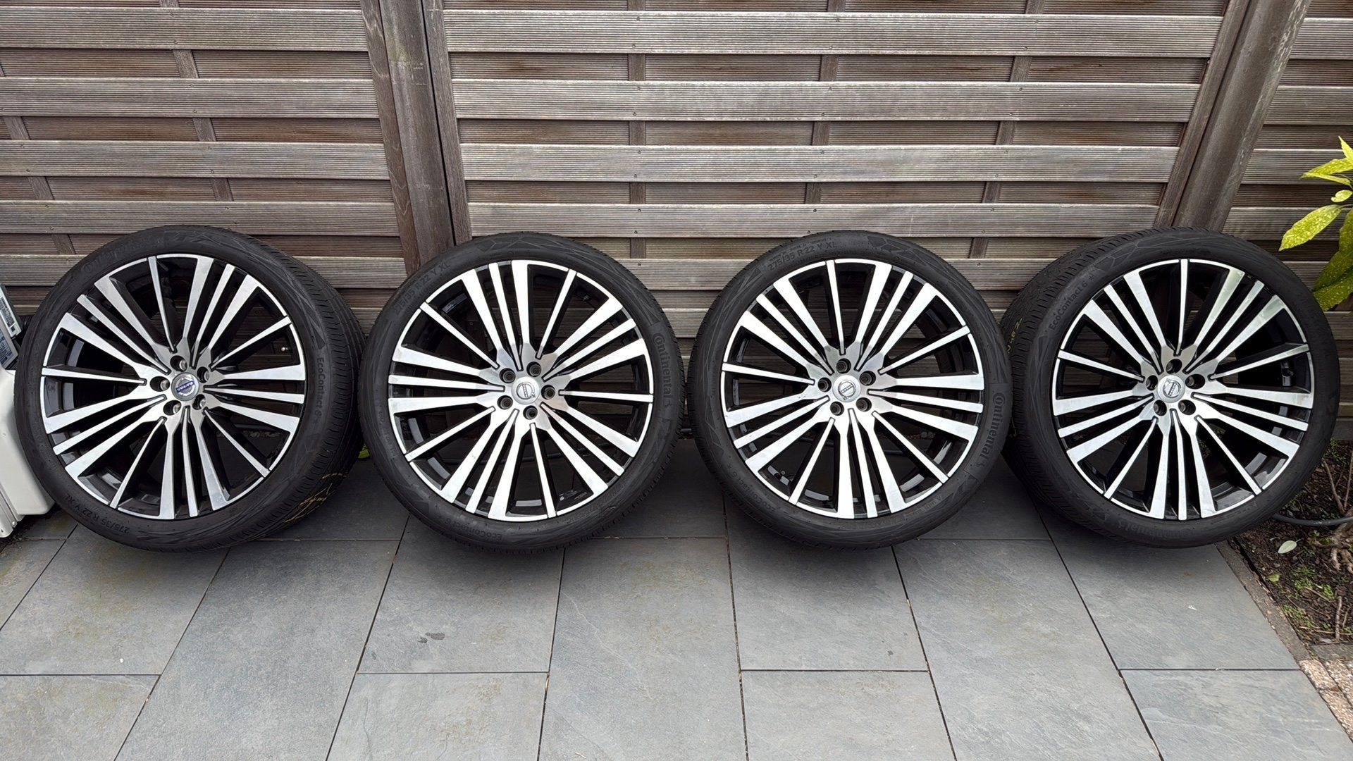 4x 22 inch Volvo XC90 velgen met Continental zomerbanden, Gebruikt, 285 mm, Banden en Velgen, Overige maten
