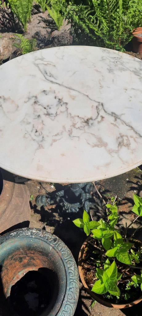 Antieke bistro tafel met gietijzeren onderstel, Ophalen