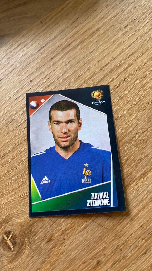 Panini ek 2004 zidane, Verzamelen, Sportartikelen en Voetbal, Ophalen of Verzenden, Zo goed als nieuw, Buitenlandse clubs, Poster, Plaatje of Sticker