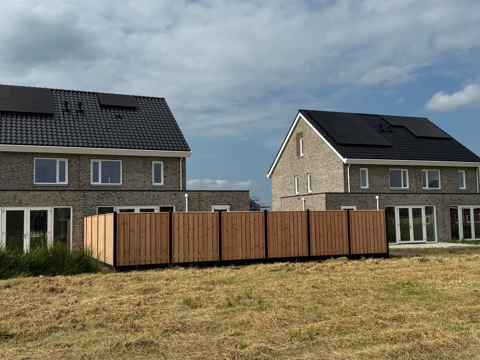 Houten schutting met betonpalen en onderplaten, 1 tot 2 meter, 6 meter of meer, Nieuw, Ophalen of Verzenden
