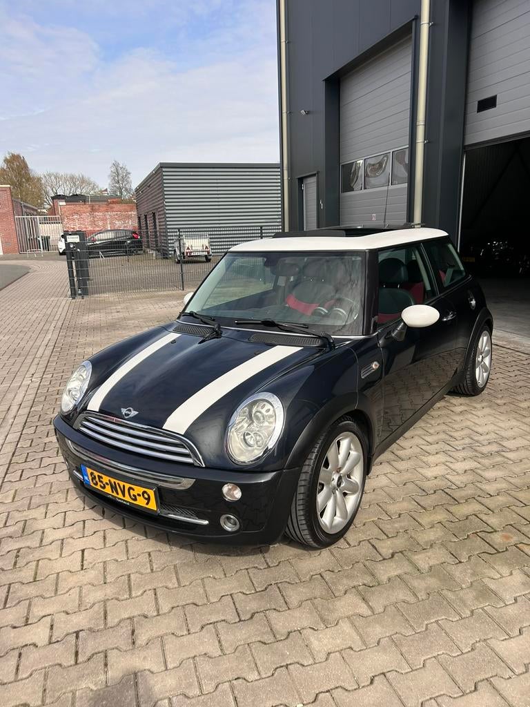 Mini 1.6 16V Cooper 2005|Pano|Stoelverwarming|Parkeersensor, Voorwielaandrijving, 4 cilinders, 4 stoelen, Leder en Stof