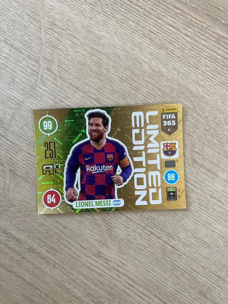 Lionel Messi Limited Edition Panini FIFA 365 Adrenalyn XL, Ophalen of Verzenden, Zo goed als nieuw, Losse kaart, Foil