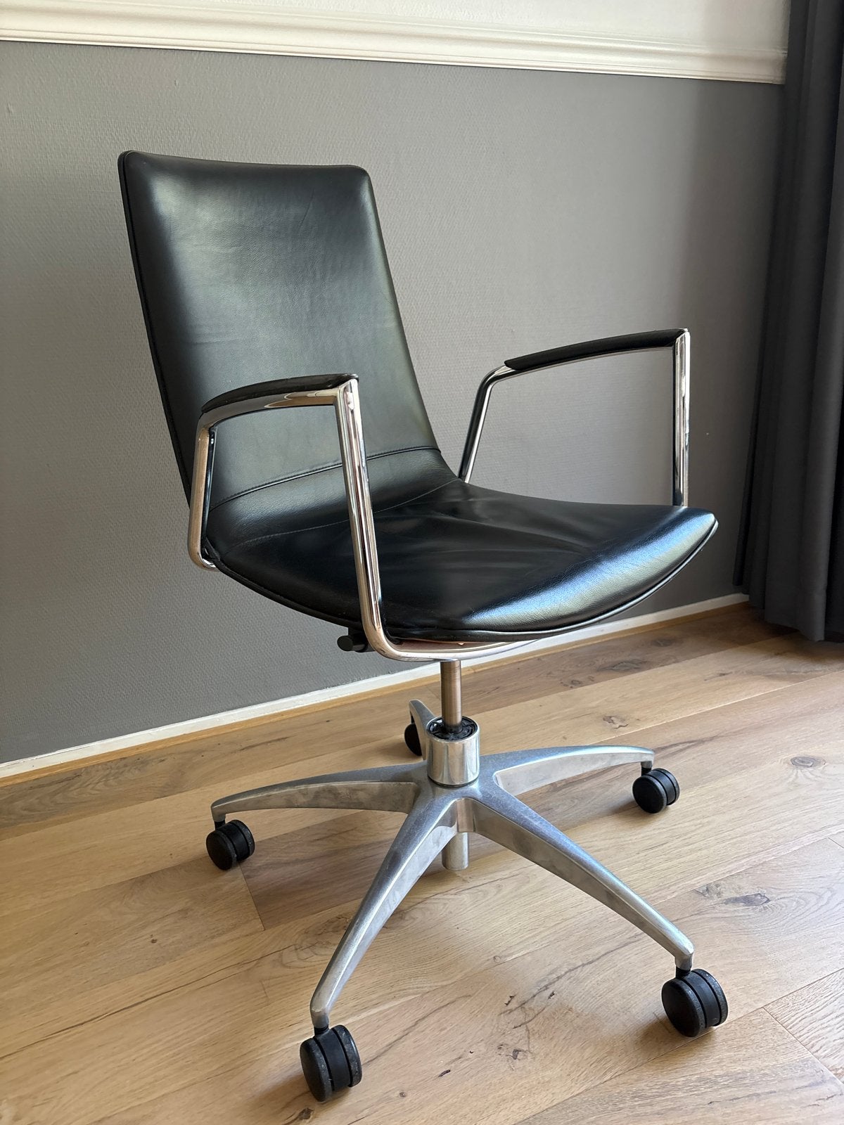 Martinstoll Bureaustoel - Zwart leer met houten rug, Ophalen, Gebruikt, Zwart, Bureaustoel