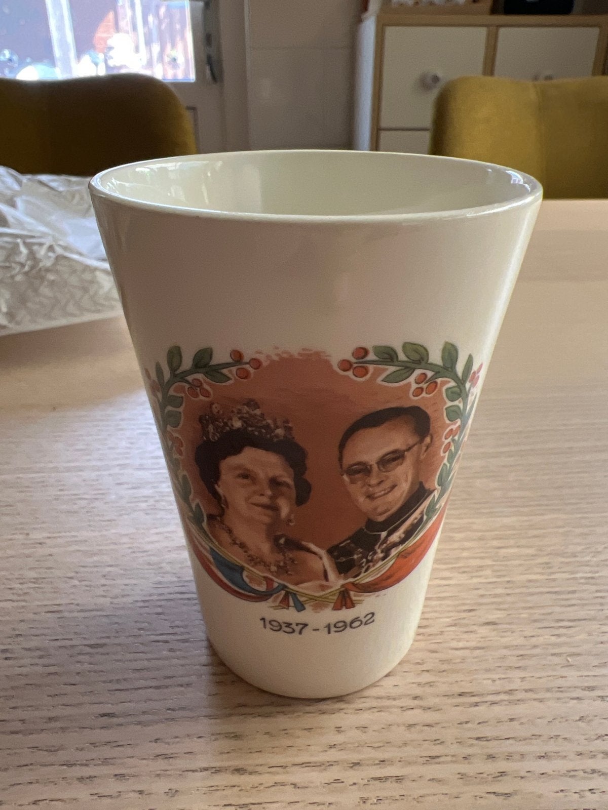 Vintage Beker Juliana & Bernhard 25 Jaar Huwelijk 1937-1962, Ophalen of Verzenden