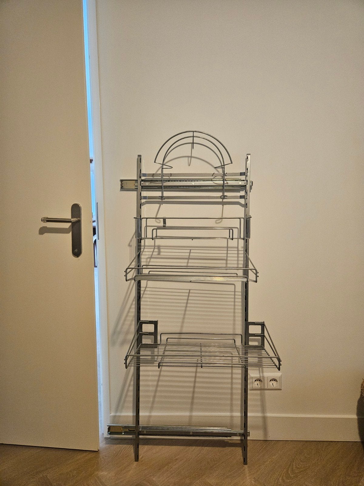 IKEA UTRUSTA Schoonmaakkast Inrichting - Zo goed als nieuw, Huis en Inrichting, Ophalen, Zo goed als nieuw