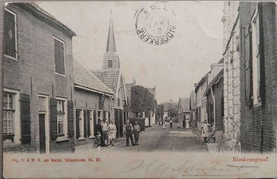 Bleskensgraaf (Zuid-Holland) – Dorpsgezicht 1902, Verzamelen, Ansichtkaarten | Nederland, Verzenden, Voor 1920, Gelopen, Zuid-Holland