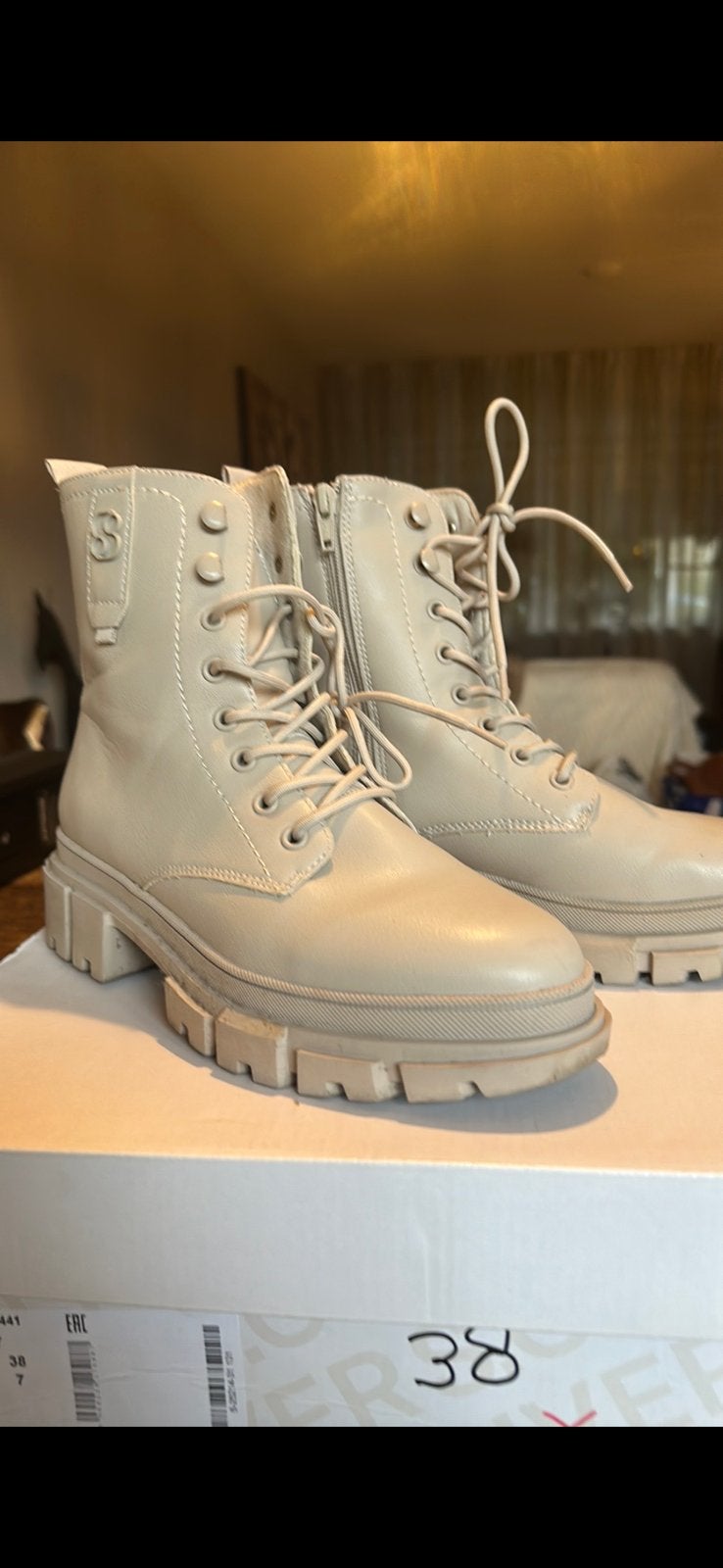 Boots s.Oliver ivory 38, Ophalen of Verzenden, Zo goed als nieuw, Zwart