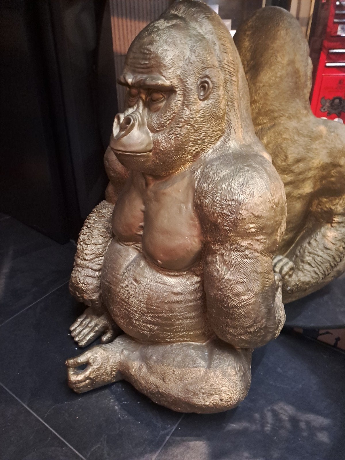 Gouden Gorilla Beeld - Unieke Decoratie, Beeld, Modern, 50 - 100 cm, Ophalen of Verzenden