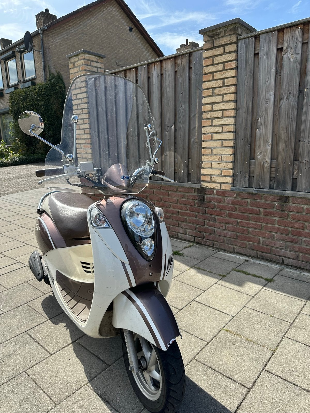 Sym Mio 50 Scooter - Zo goed als nieuw, Fietsen en Brommers, Mio, Maximaal 45 km/u, Ophalen of Verzenden, Zo goed als nieuw