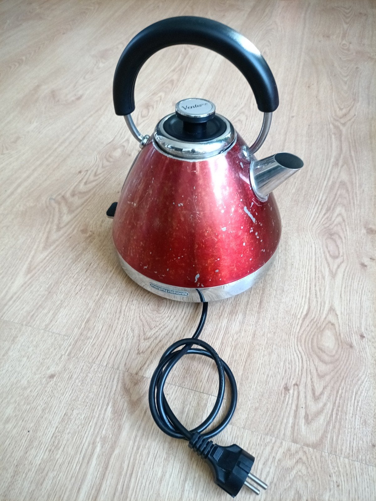 Morpy Richards Ventus waterkoker - Rood, 1.7L, 1 tot 2 liter, Ophalen of Verzenden, Gebruikt, Draadloos