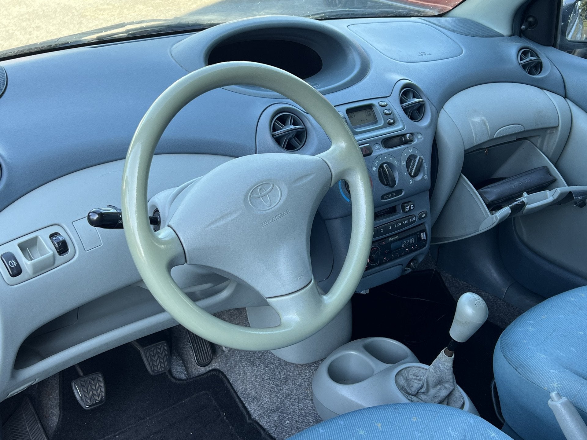 Toyota Yaris 1.0-16V VVT-i Terra | Radio | Stuurbekrachtigin, foto 3