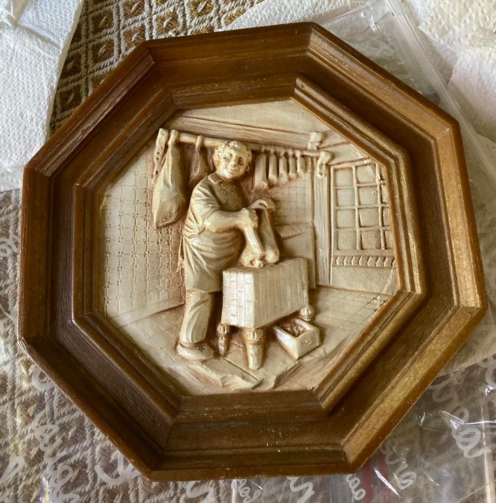 Tegel met slager in reliëf, 20x20 cm, Antiek en Kunst, Ophalen of Verzenden