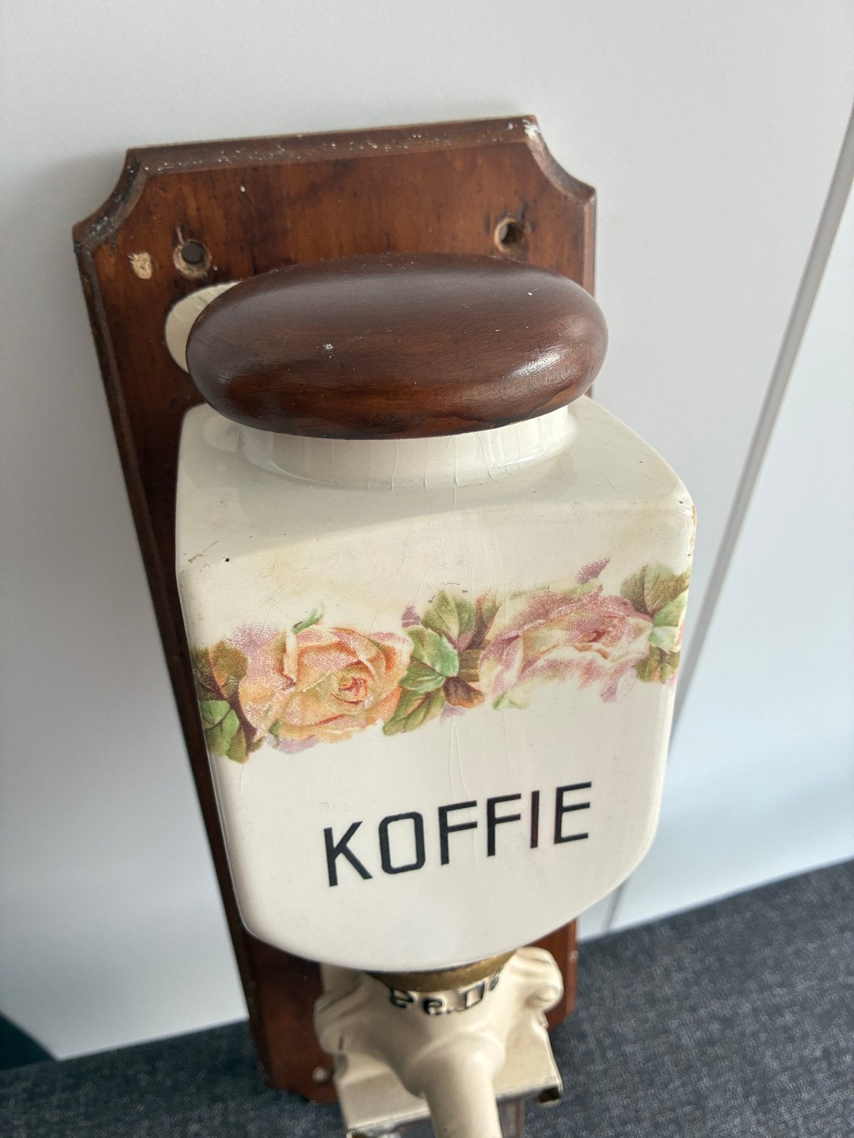 Antieke Pe.De. koffiemolen - Wandmodel met rozen decor, Antiek en Kunst, Ophalen