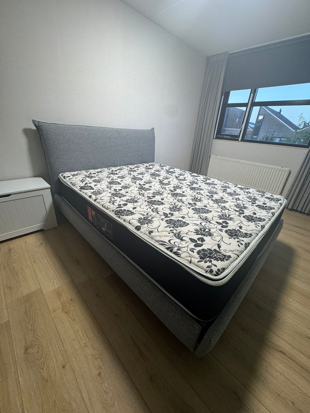 Bedframe met bamboe matras 160x200 cm, Ophalen, Tweepersoons, Zo goed als nieuw, 200 cm