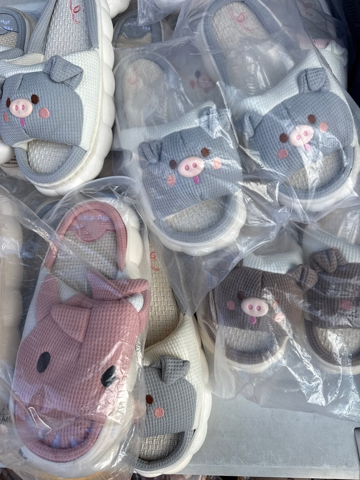 Leuke varkentjes pantoffels - 100 stuks, Ophalen of Verzenden, Nieuw, Meerkleurig, Textiel