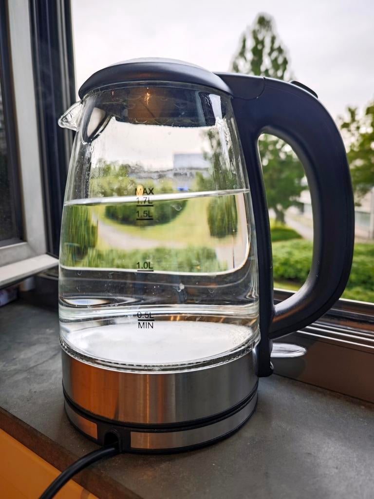 kettle  waterkoker - 1.7L, Witgoed en Apparatuur, Waterkokers, 1 tot 2 liter, Ophalen, Zo goed als nieuw, Draadloos