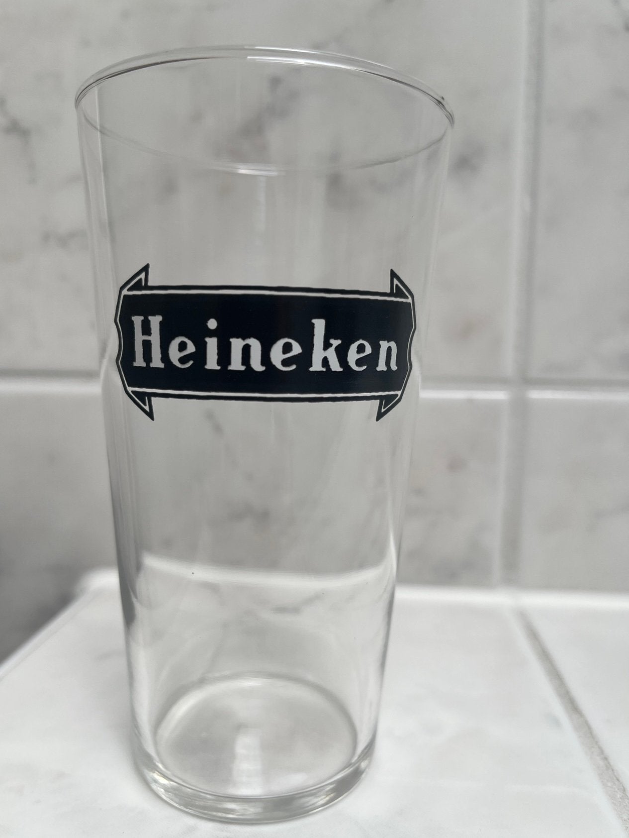 HEINEKEN GLAS - leuk oudje uit Frankrijk, Ophalen of Verzenden, Zo goed als nieuw, Glas of Glazen, Heineken