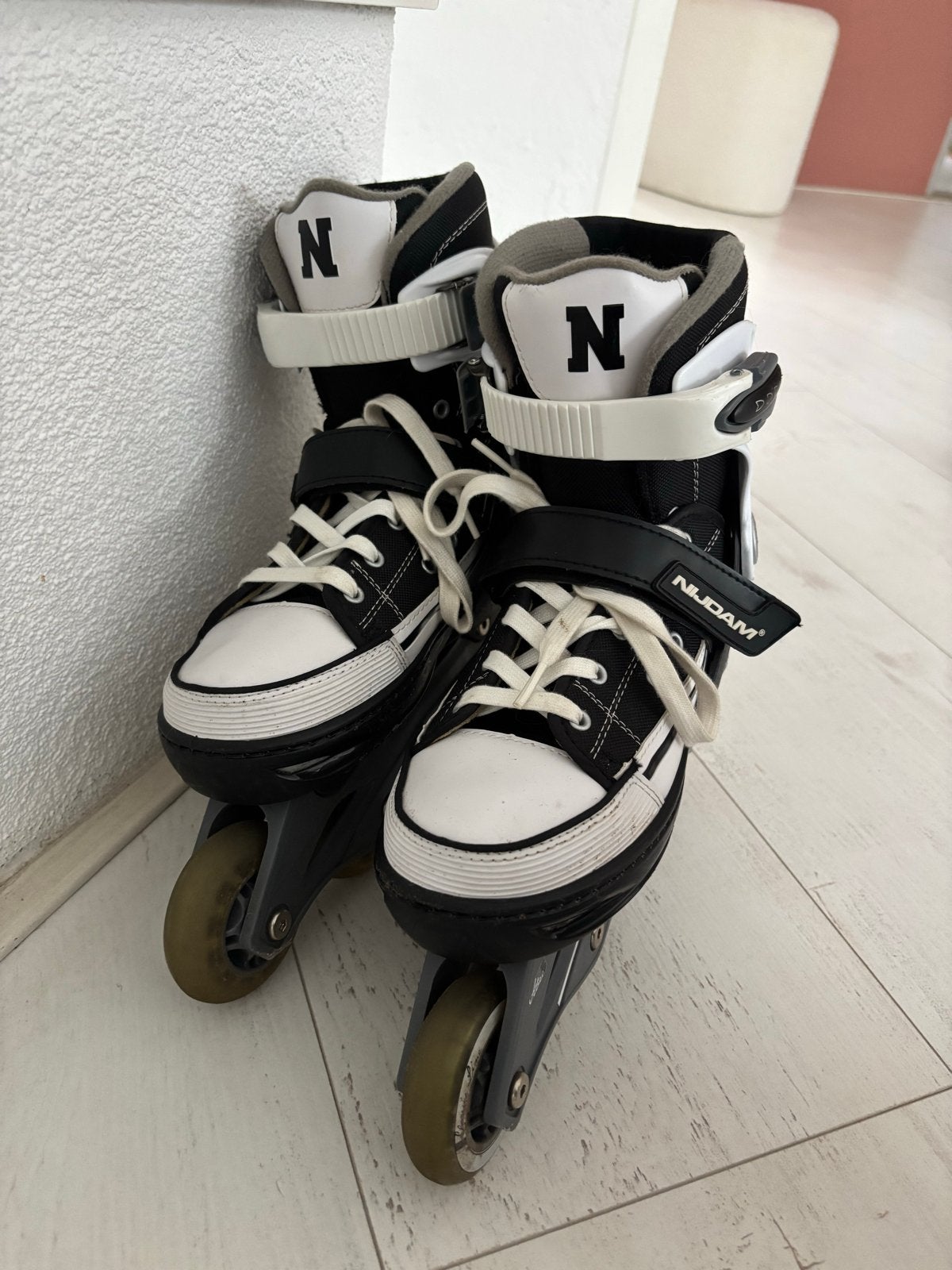Nijdam Inline Skates - Zwart/Wit - Maat 37-40, Gebruikt, Inline skates 4 wielen, Dames, Ophalen