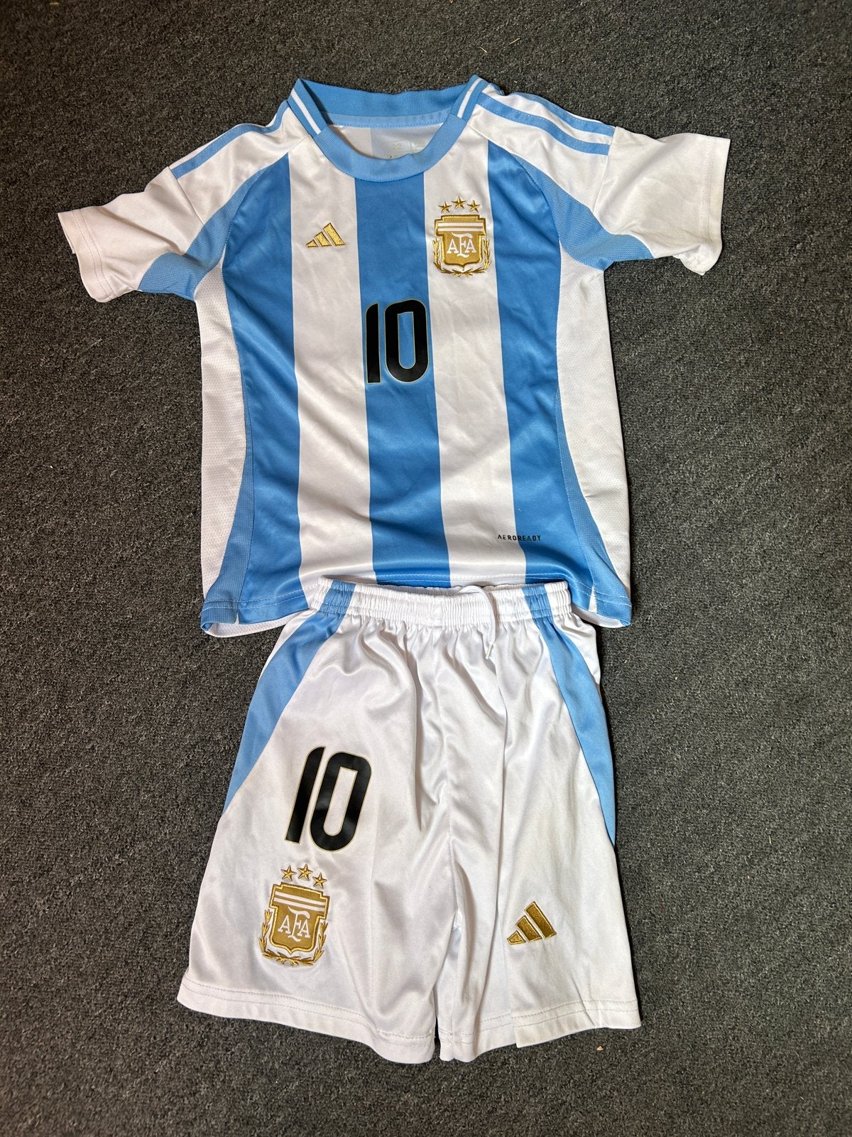 Argentinië tenue Messi maat 125-135, Kinderen en Baby's, Ophalen of Verzenden, Gebruikt, Jongen of Meisje