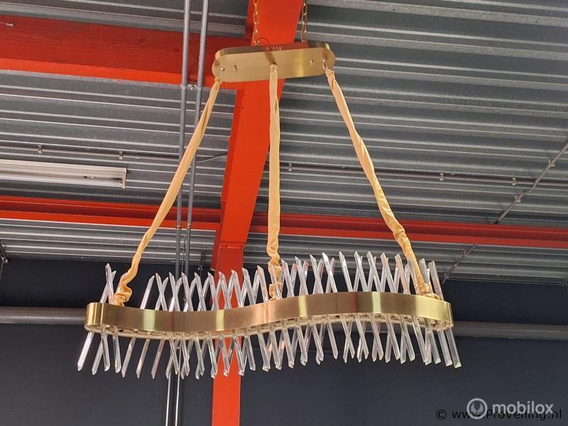 Online Veiling: Lineaire golfvormige kroonluchter