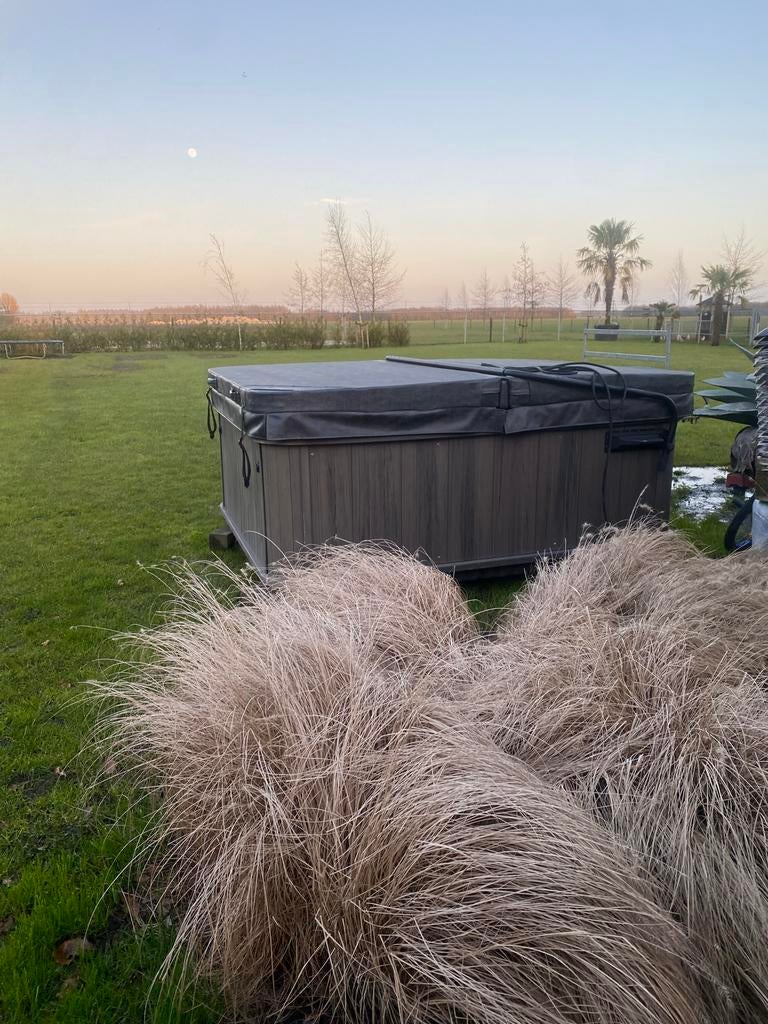 Nette Sunset Spas Jacuzzi met Balboa Systeem, Ophalen, Zo goed als nieuw