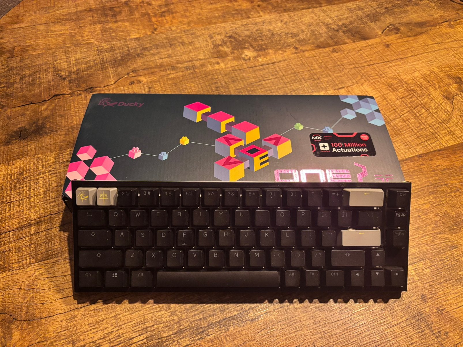 Ducky one 2 SF gaming toetsenbord, Computers en Software, Gaming toetsenbord, Ophalen of Verzenden, Zo goed als nieuw, Qwerty