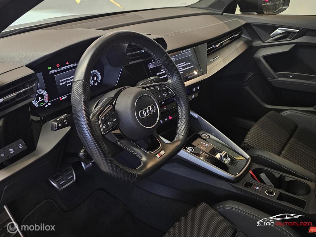 Audi A3 Sportback 40 TFSI e 3x S-line Panorama/Keyless/Camer, Zwart, 4 cilinders, 1535 kg, Leder en Stof