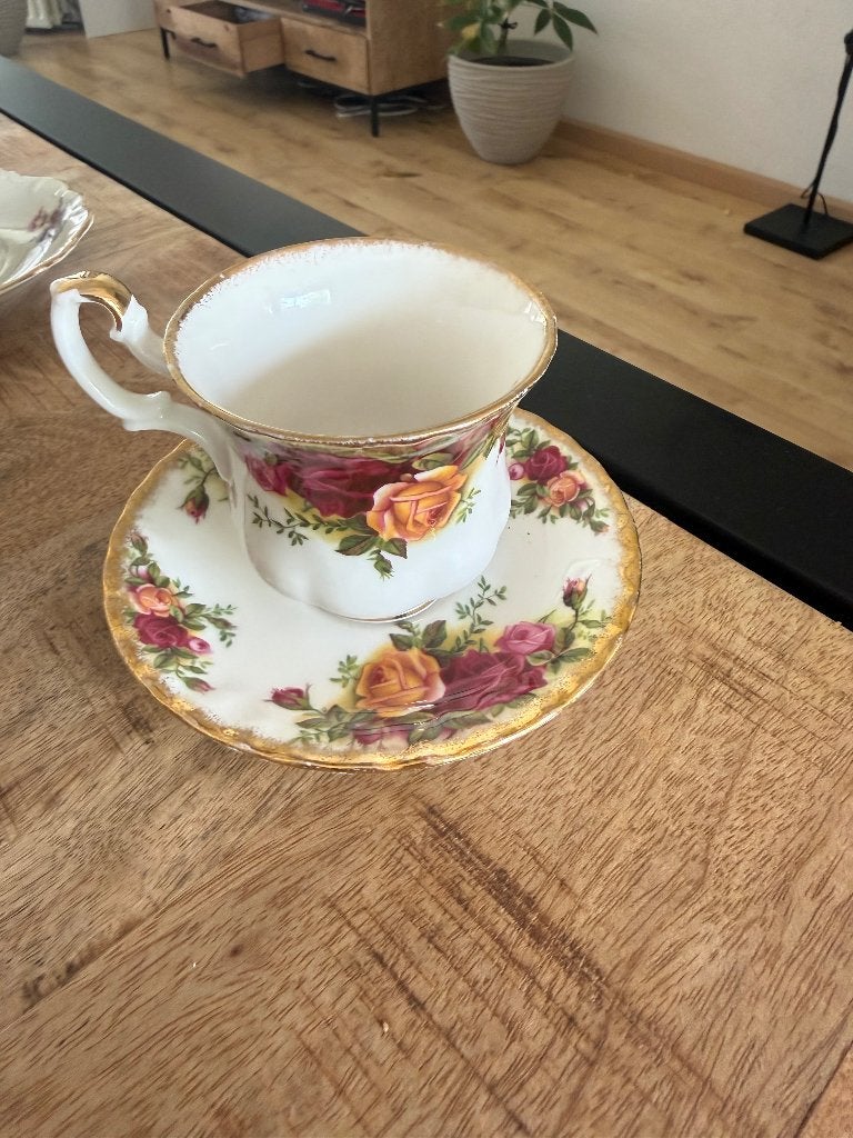 Royal Albert “Old Country Roses” kop en schotel, Ophalen