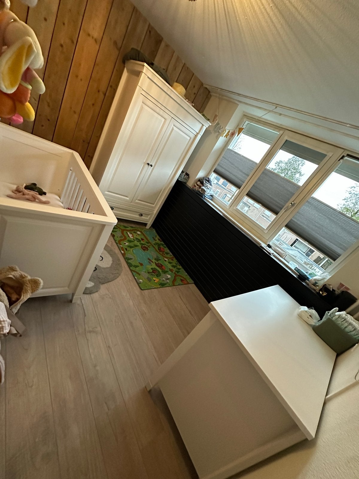 TWF Babykamer: Ledikant, Commode, Kledingkast en plankje, Ophalen, 70 tot 85 cm, 140 tot 160 cm, Zo goed als nieuw