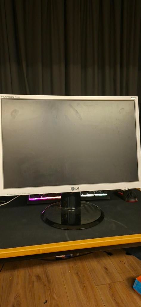 LG Flatron L226WTQ 22 inch monitor 60Hz, Ophalen, Gebruikt, LG, 60 Hz of minder