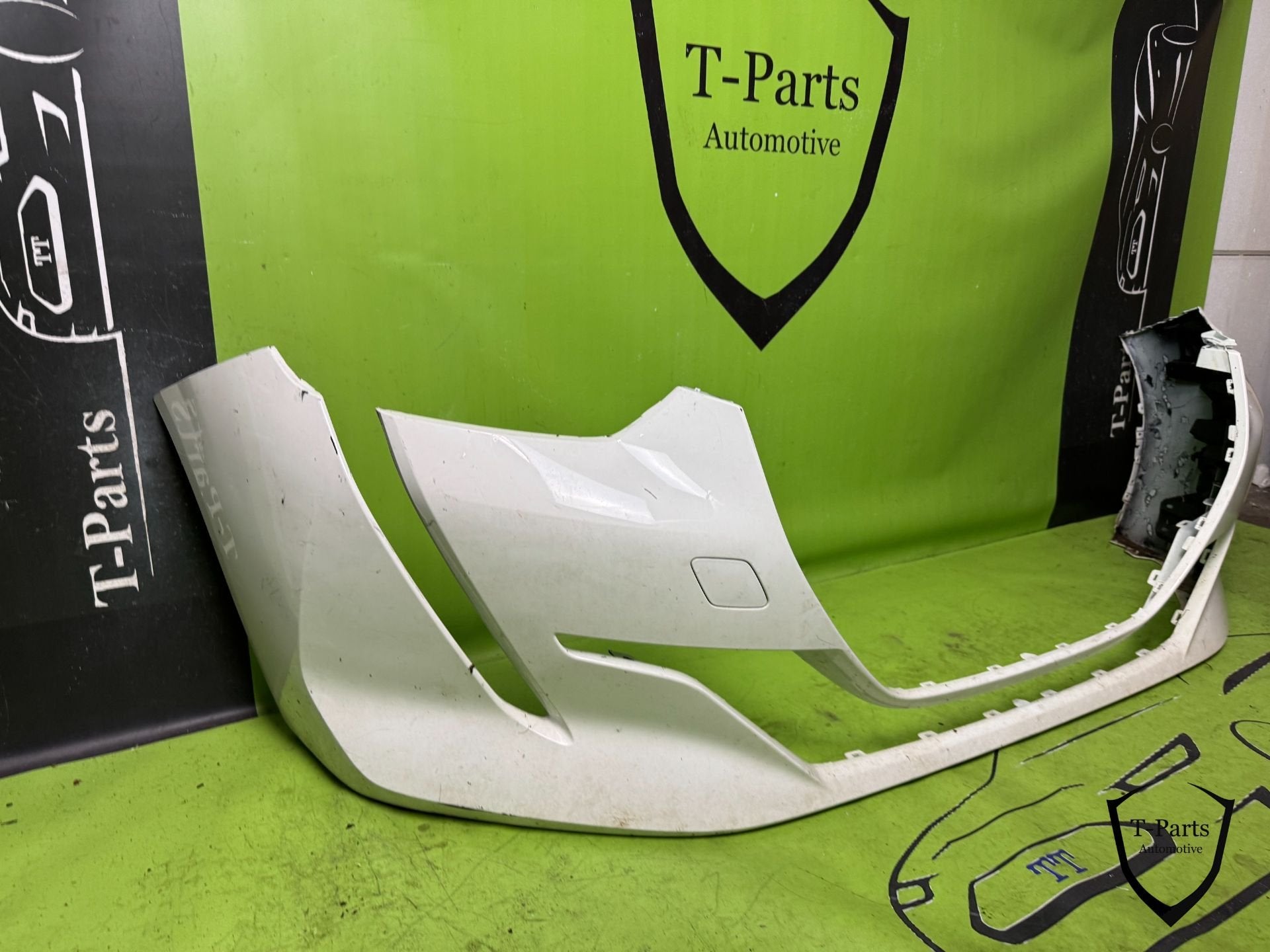 peugeot 208 voorbumper bumper 19+, Auto-onderdelen, Carrosserie en Plaatwerk, Taurusavenue 1
2132 LS  Hoofddorp, NL, Gebruikt