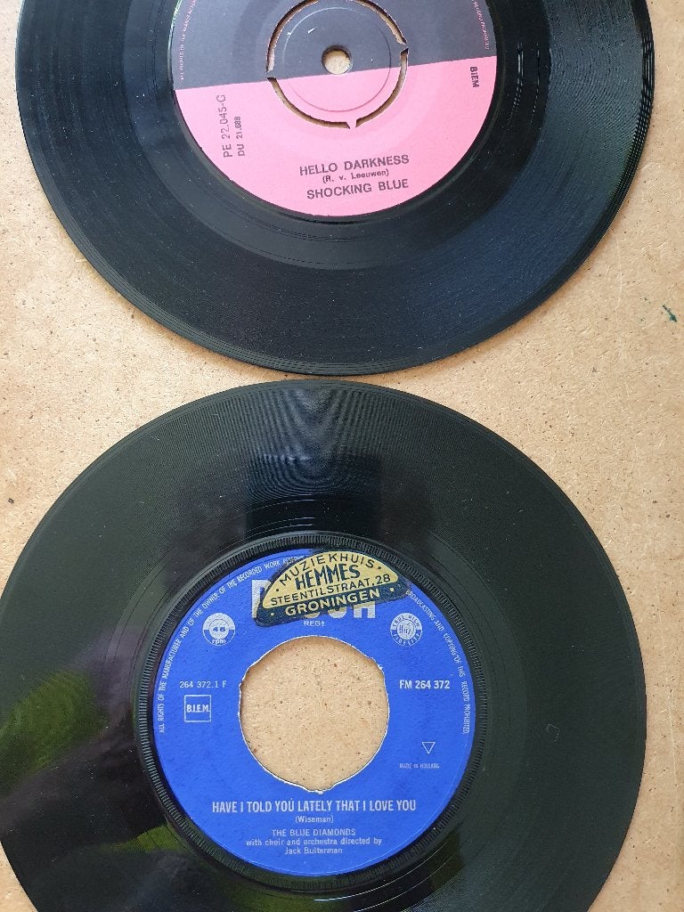 Partij van 33 vinyl singles (zonder hoes), Cd's en Dvd's, Vinyl Singles, Ophalen, Gebruikt, Overige genres