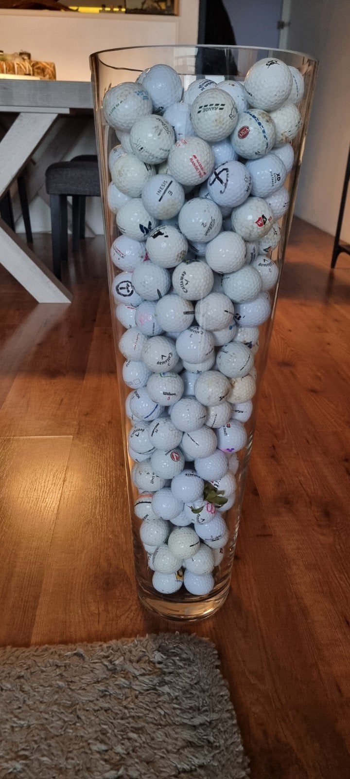 Grote vaas met hoeveelheid gebruikte golfballen, Antiek en Kunst, Ophalen
