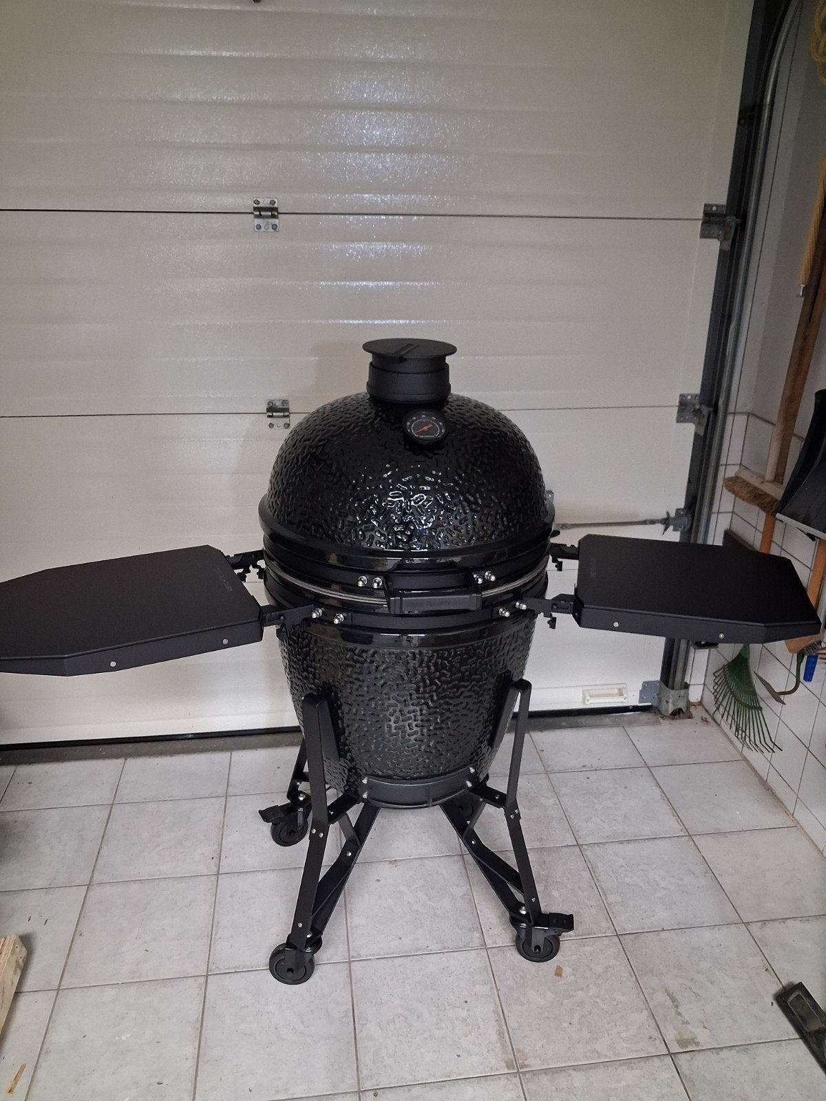 The Bastard Core Large Gloss Graphite Kamado BBQ, Ophalen, Nieuw, The Bastard