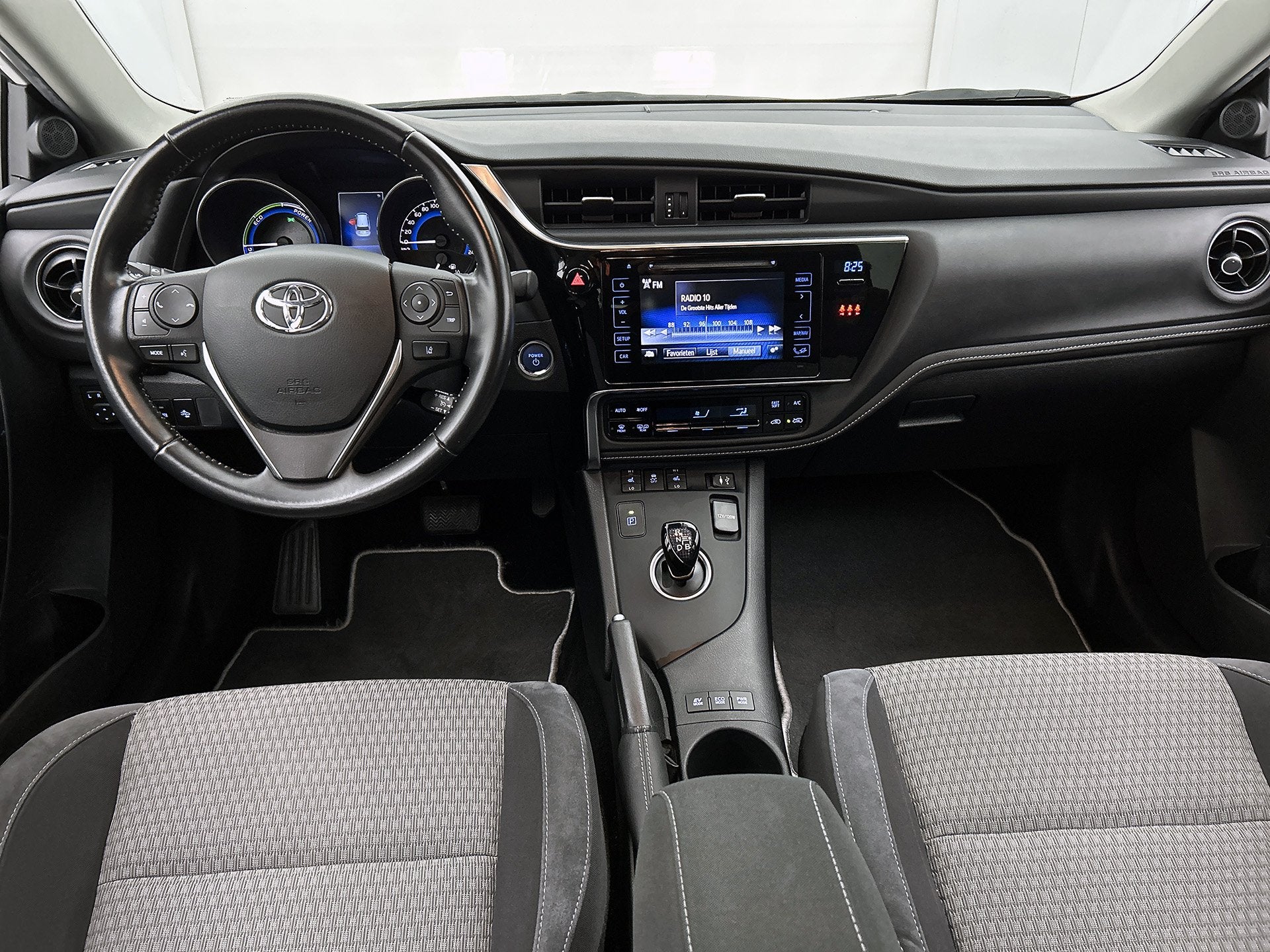 Toyota Auris Touring Sports 1.8 Hybrid Dynamic Ultimate | St, Auto's, 136 pk, Gebruikt, Wit, Hybride Elektrisch/Benzine