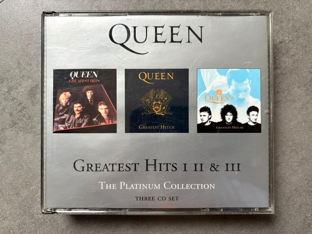 Queen - Greatest Hits I, II & III Platinum Collection 3 cd, Cd's en Dvd's, Cd's | Rock, Zo goed als nieuw, Poprock, Ophalen of Verzenden