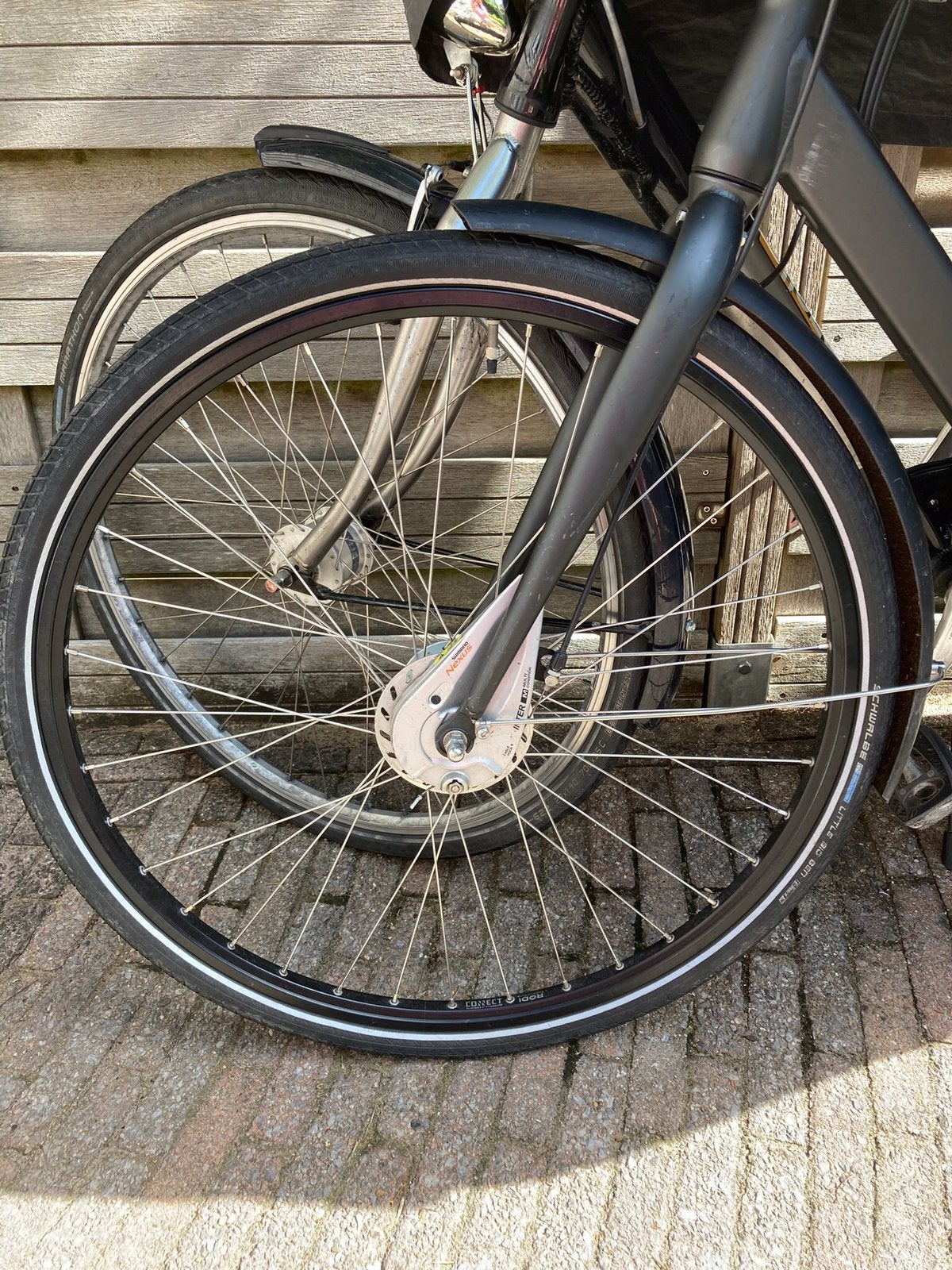 28in Shimano nexus voorwiel met naafdynamo + schwalbe buit.b, Ophalen of Verzenden, Zo goed als nieuw, Wiel