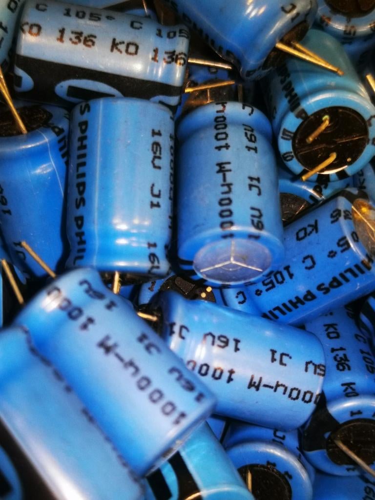 1000uF 16V Philips 105Deg, Ophalen of Verzenden