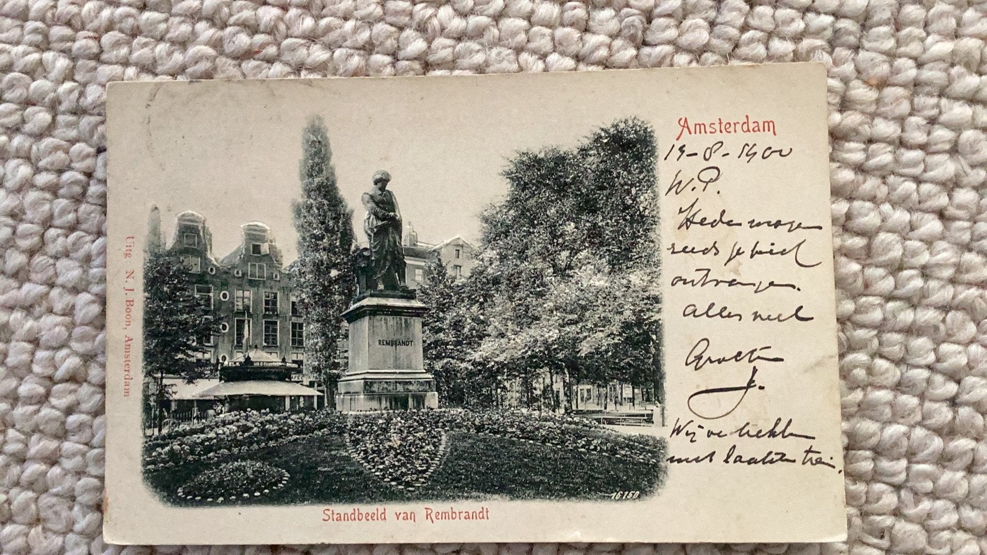 Ansichtkaart in reliëf Amsterdam Standbeeld Rembrandt 1900, Ophalen of Verzenden, Voor 1920, Gelopen, Noord-Holland