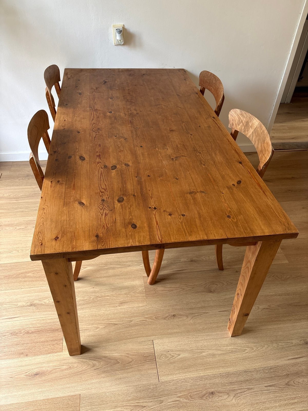 Houten tafel met 4 stoelen, Huis en Inrichting, Tafels | Eettafels, Ophalen, Gebruikt, 50 tot 100 cm, 150 tot 200 cm