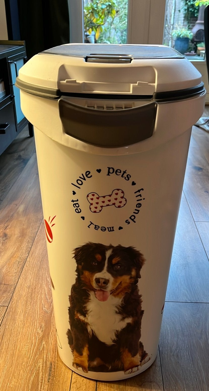 Pet food storage container, Ophalen, Zo goed als nieuw