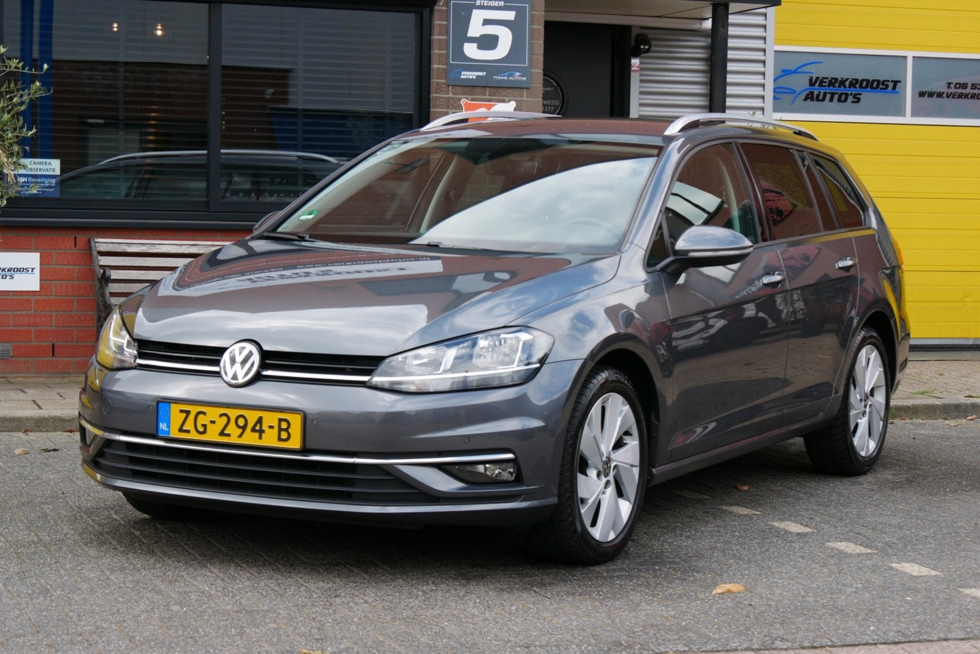Volkswagen Golf Variant 1.0 TSI Highline. massage. stoelverw, Gebruikt, Euro 6, Origineel Nederlands, Grijs