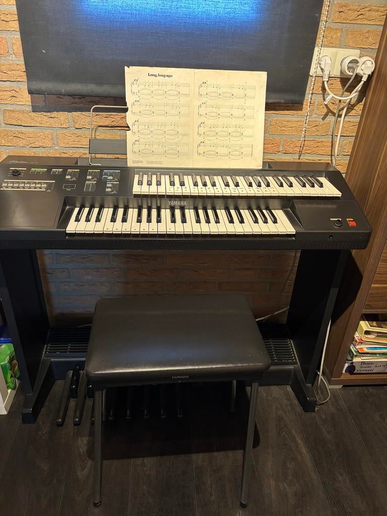 Elektrisch orgel met krukje, Muziek en Instrumenten, Orgels, Ophalen of Verzenden, Gebruikt, 2 klavieren, Orgel