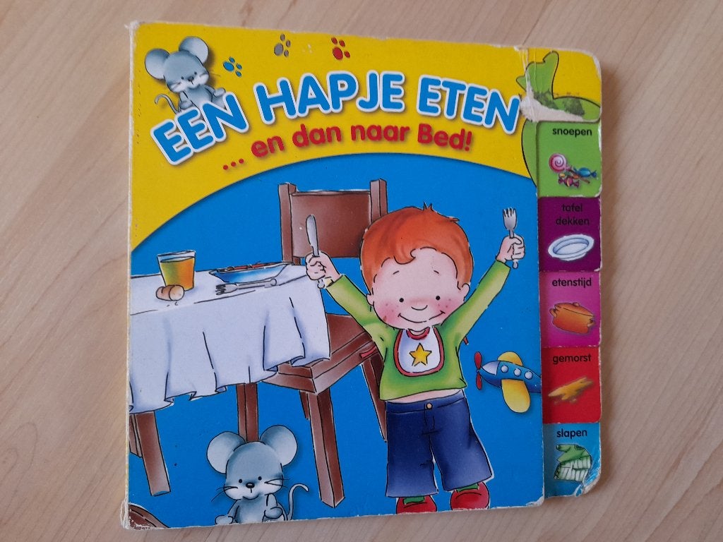 EEN HAPJE ETEN EN DAN NAAR BED GEKARTONNEERD, Ophalen of Verzenden, Gelezen, Sprookjes