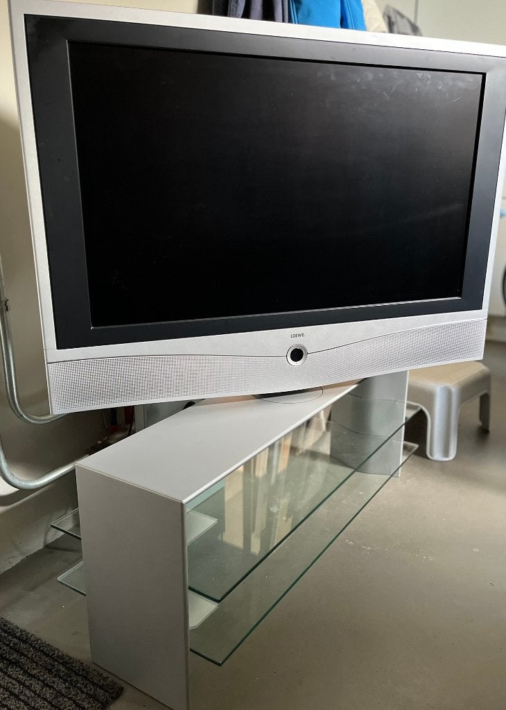 TV  LOeWE XELOS A37 FULL-HD+100DR INCL RACK, Alle leeftijden, Ophalen, Zo goed als nieuw, Overige genres
