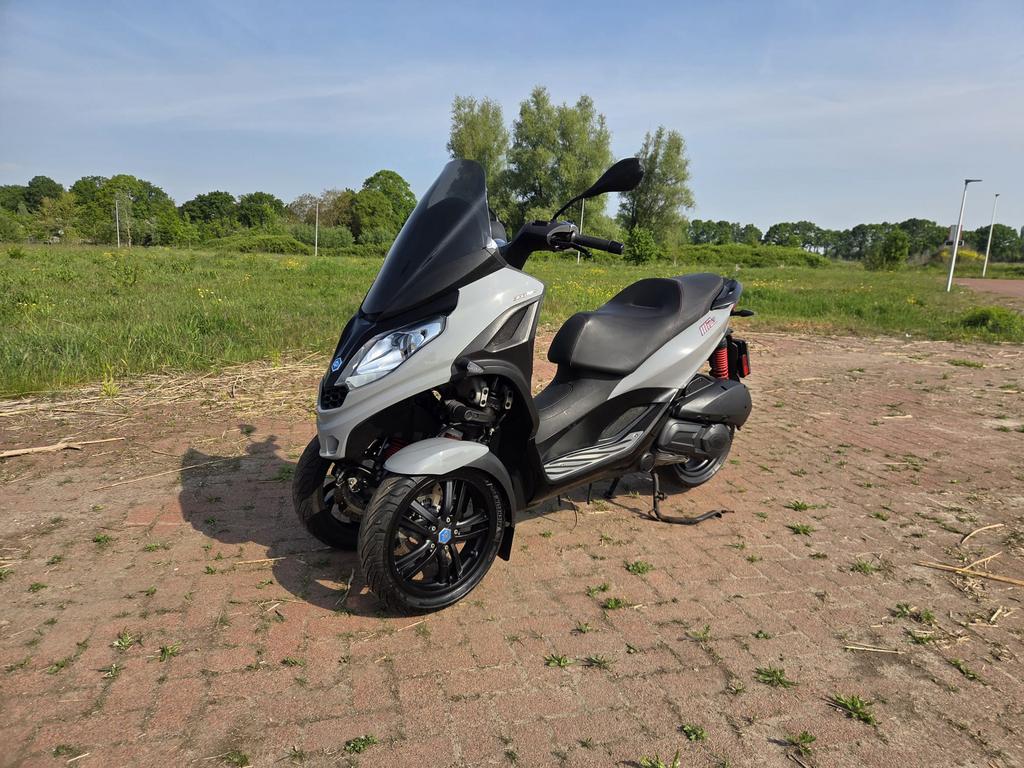 Piaggio mp3 yourban 300cc Nederlands geleverd, Scooter, Particulier, Automaat, 1 cilinder