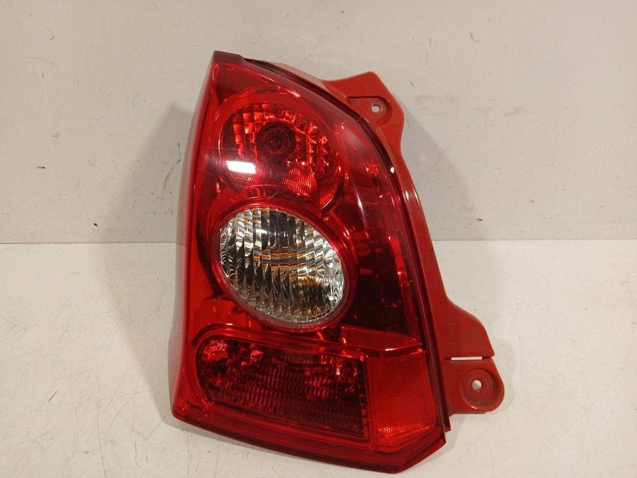 Achterlicht links buiten Suzuki Alto, Auto-onderdelen, Verlichting, Onderdelen@venauto.nl, Van der Ven Autorecycling B.V., Gebruikt