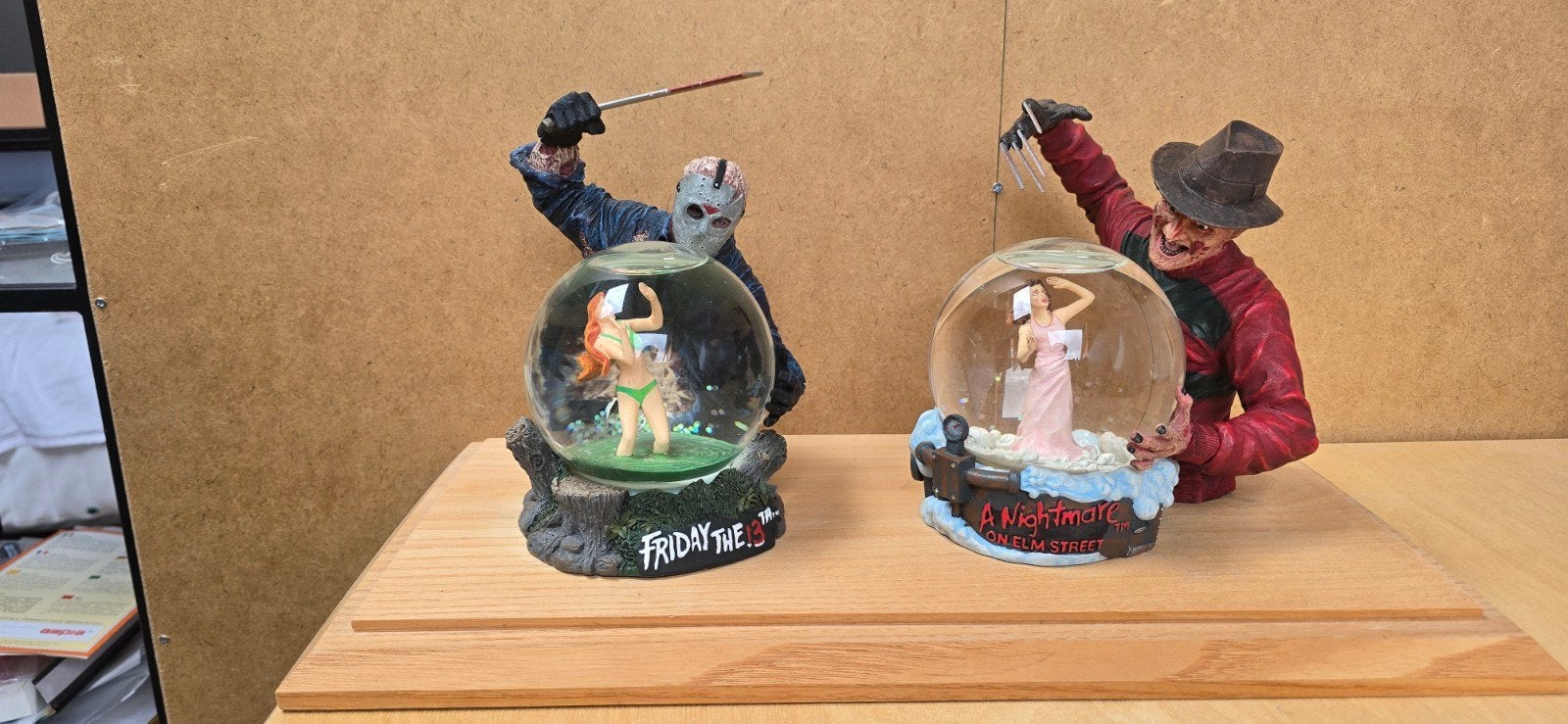 NECA Horror Snowglobes: Freddy Krueger & Jason Voorhees, Ophalen of Verzenden